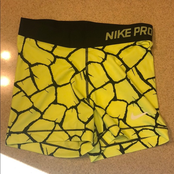 Nike Pants - NWT Nike Dri-Fit Compression Training Shorts